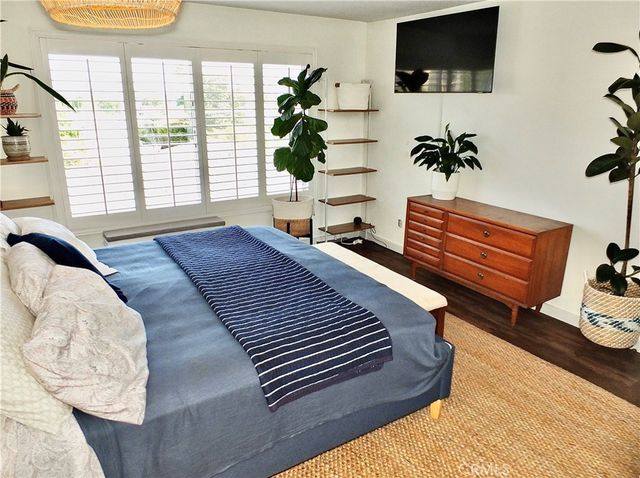 372 Carroll Park E 406, Long Beach, CA 90814
