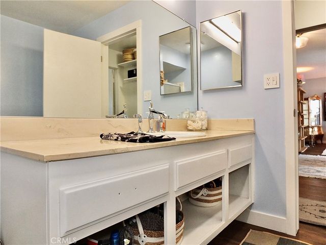 372 Carroll Park E 406, Long Beach, CA 90814
