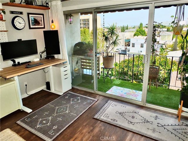 372 Carroll Park E 406, Long Beach, CA 90814
