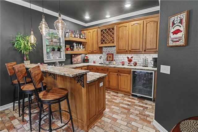 2305 E Whispering Oaks Lane, Fayetteville, AR 72701
