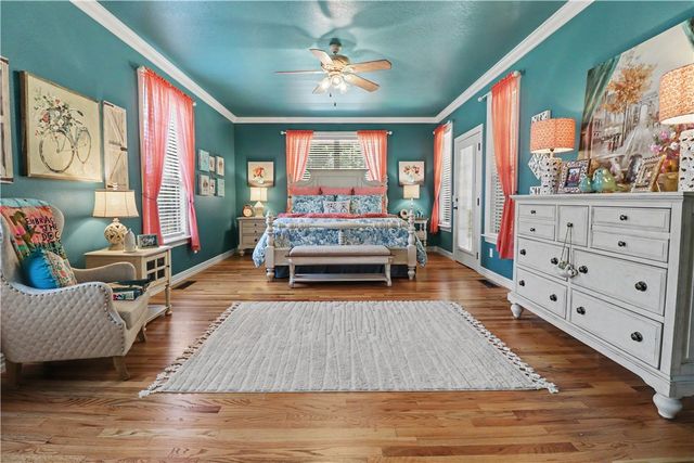 2305 E Whispering Oaks Lane, Fayetteville, AR 72701