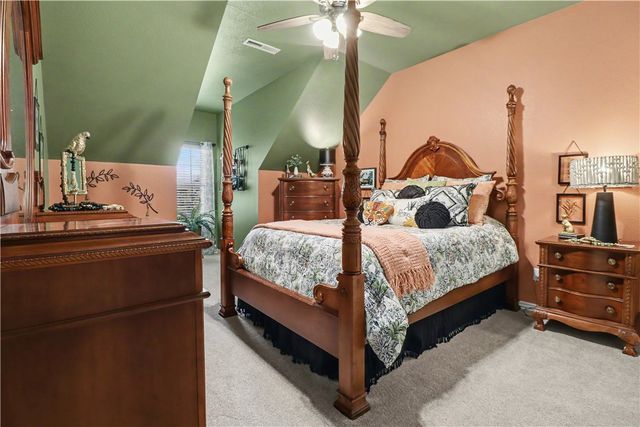 2305 E Whispering Oaks Lane, Fayetteville, AR 72701
