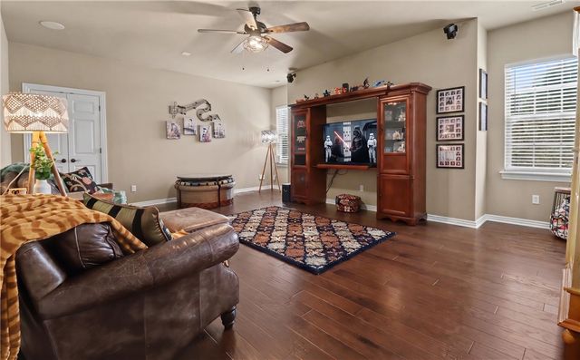 2305 E Whispering Oaks Lane, Fayetteville, AR 72701