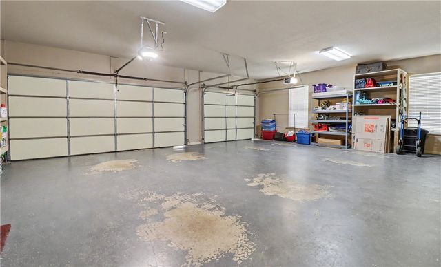 2305 E Whispering Oaks Lane, Fayetteville, AR 72701