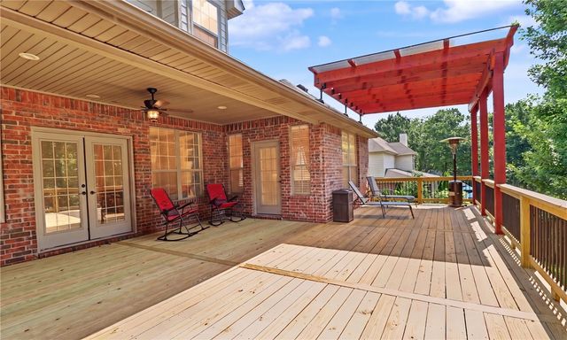 2305 E Whispering Oaks Lane, Fayetteville, AR 72701