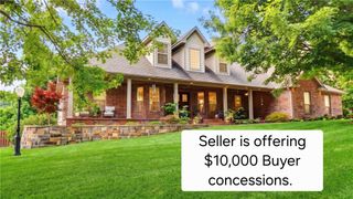 2305 E Whispering Oaks Lane, Fayetteville, AR 72701