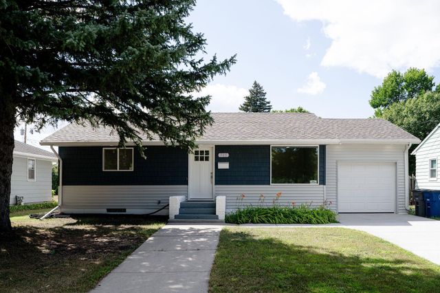 705 18th Street N, Moorhead, MN 56560