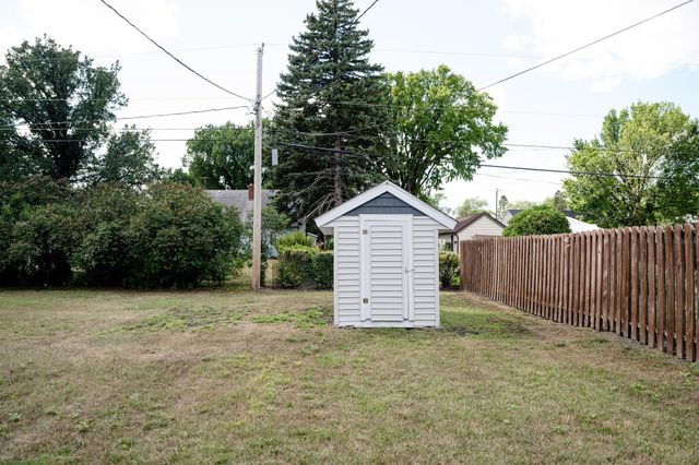 705 18th Street N, Moorhead, MN 56560