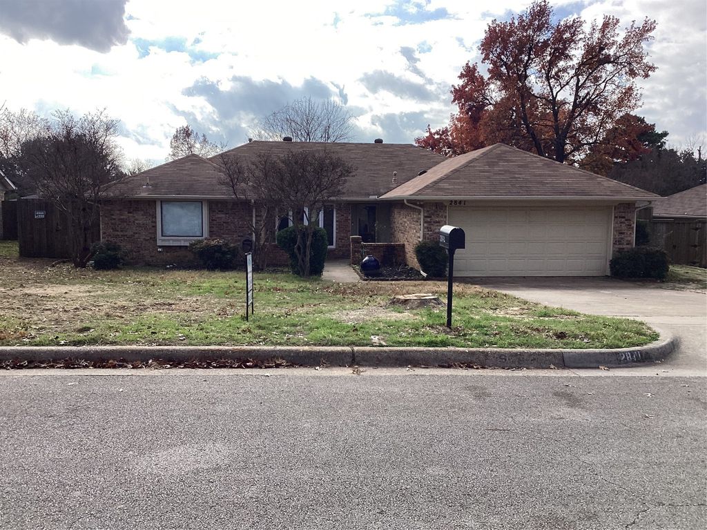 2841 Southridge Drive, Grapevine, TX 76051