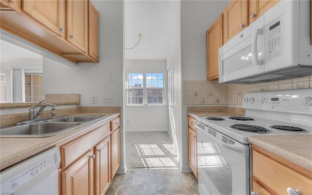 3518 Remington CT, Virginia Beach, VA 23453