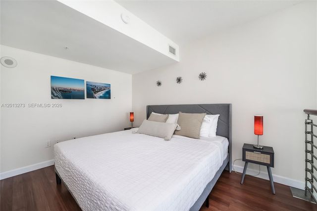 41 SE 5th St 1003, Miami, FL 33131