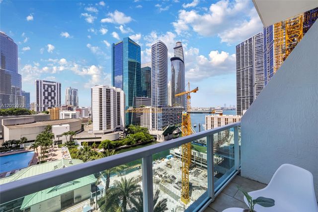 41 SE 5th St 1003, Miami, FL 33131
