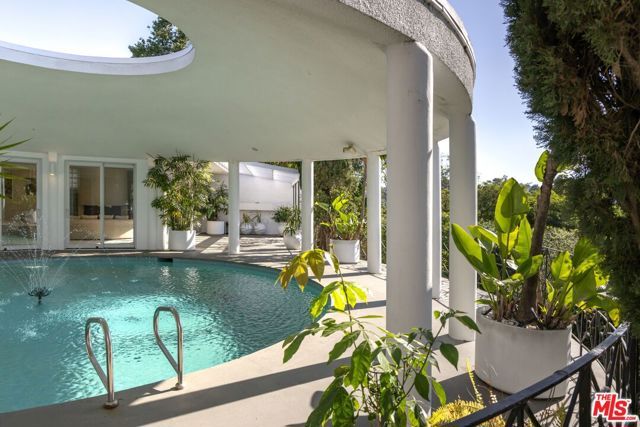 2941 Briar Knoll Drive, Los Angeles, CA 90046