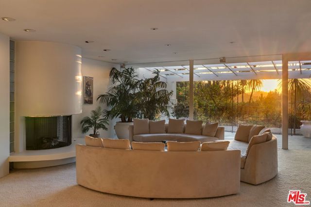 2941 Briar Knoll Drive, Los Angeles, CA 90046