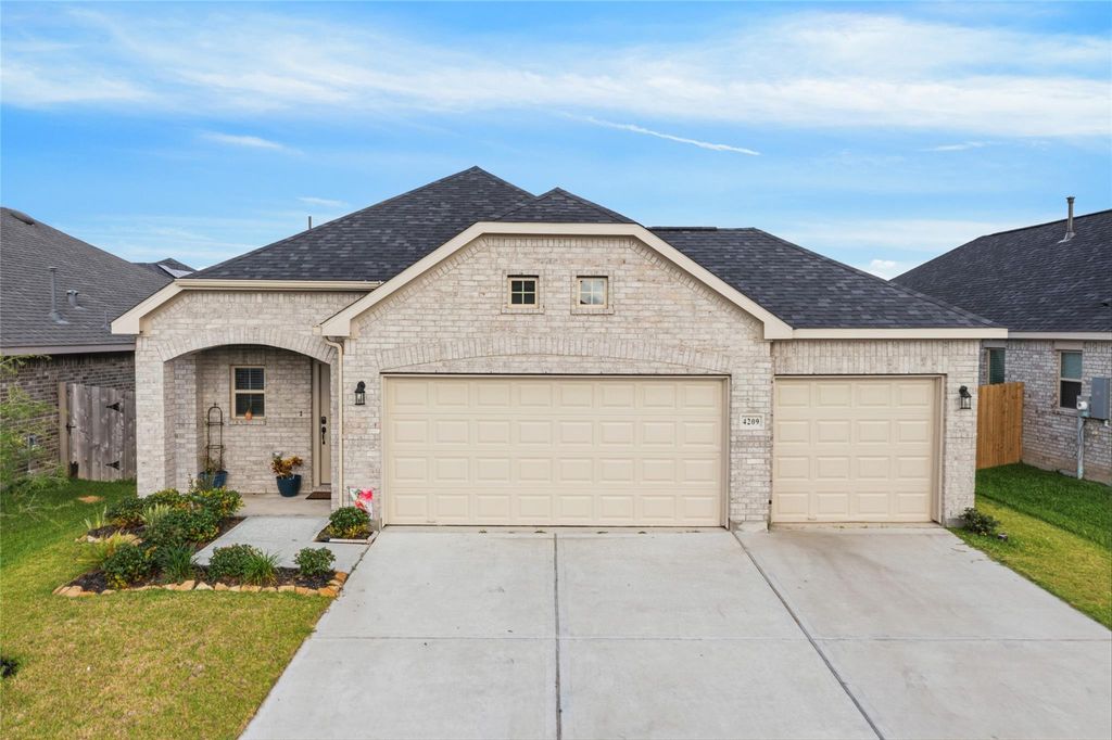 4209 Harper Road, Texas City, TX 77591