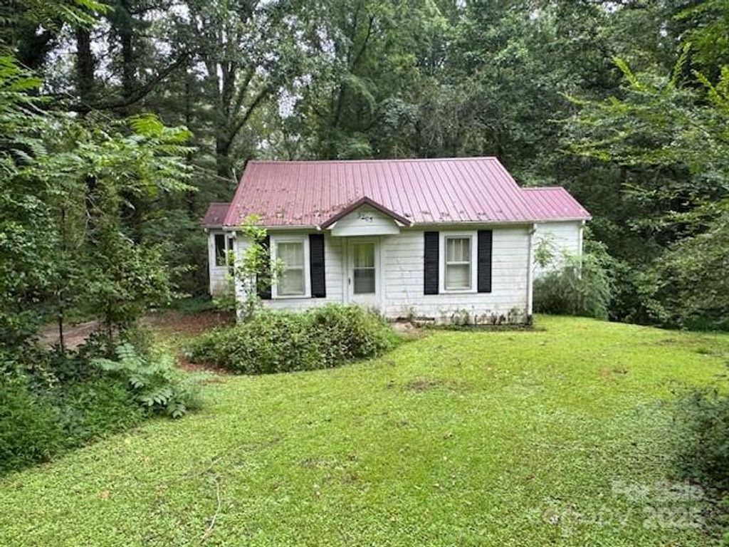 3203 Sheely Road, Lenoir, NC 28645