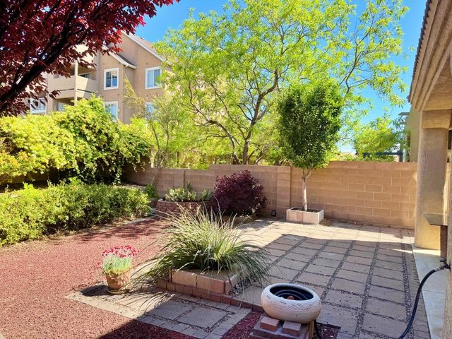 6423 Los Pueblos Place NW, Albuquerque, NM 87114