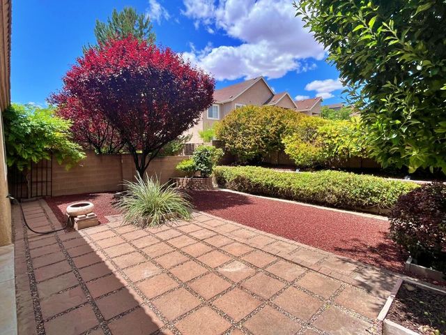 6423 Los Pueblos Place NW, Albuquerque, NM 87114