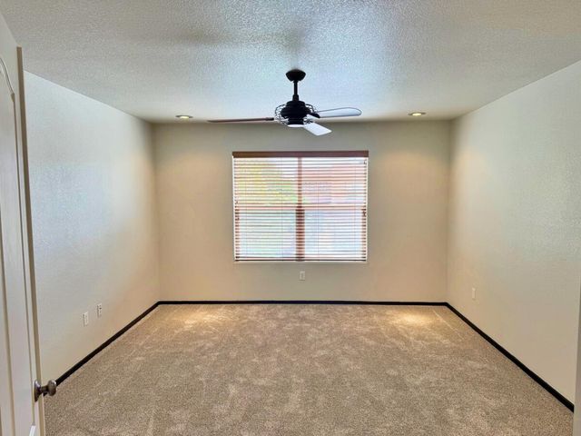 6423 Los Pueblos Place NW, Albuquerque, NM 87114
