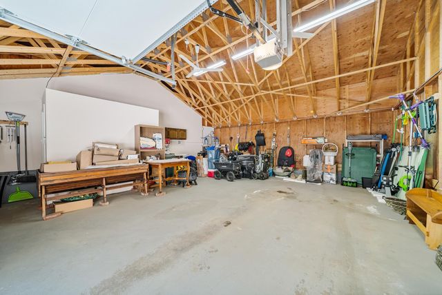 109 Middle Winchendon Road, Rindge, NH 03461