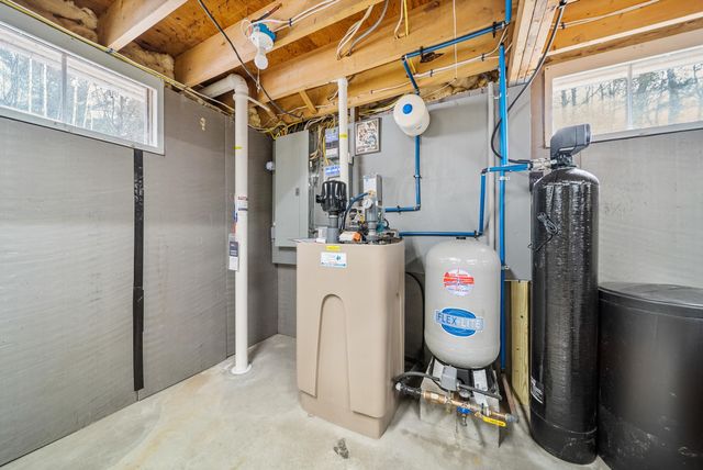 109 Middle Winchendon Road, Rindge, NH 03461