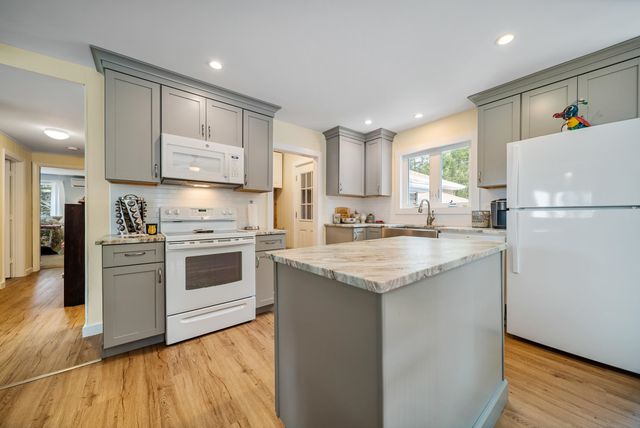 109 Middle Winchendon Road, Rindge, NH 03461