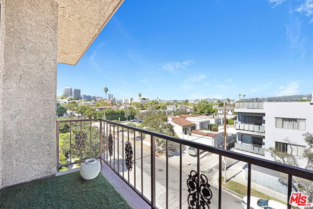 1101 Rexford Drive 303, Los Angeles, CA 90035