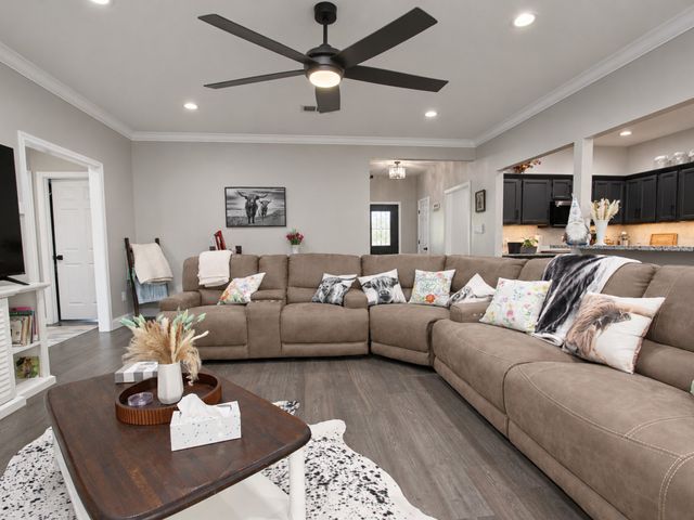 1813 County Road 123, Gainesville, TX 76240