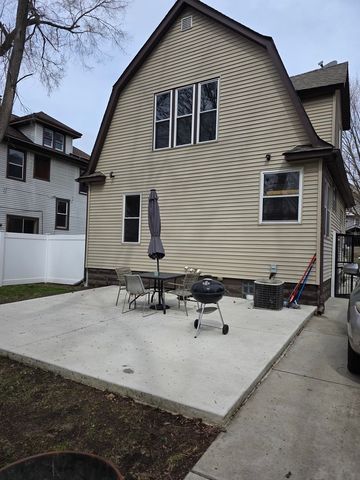 726 Ashland Avenue, Rockford, IL 61103