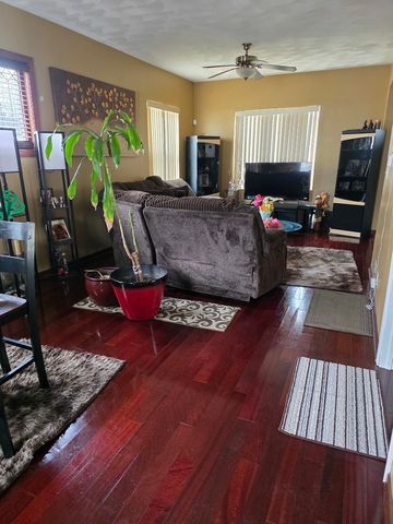 726 Ashland Avenue, Rockford, IL 61103