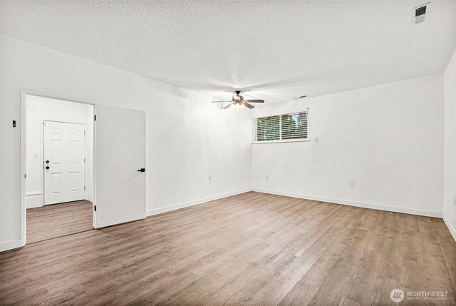 14801 73rd Avenue E, Puyallup, WA 98375