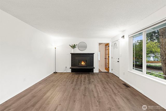 14801 73rd Avenue E, Puyallup, WA 98375