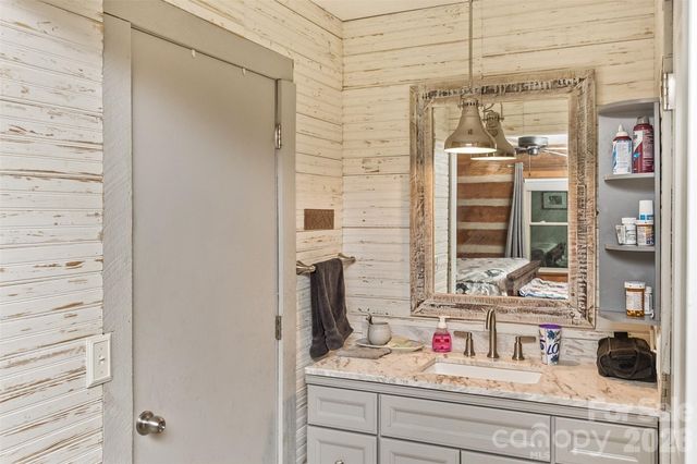 1059 Setzer Cove Road, Maggie Valley, NC 28751
