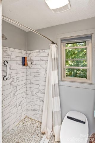 1059 Setzer Cove Road, Maggie Valley, NC 28751