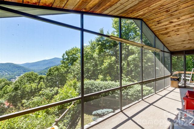1059 Setzer Cove Road, Maggie Valley, NC 28751