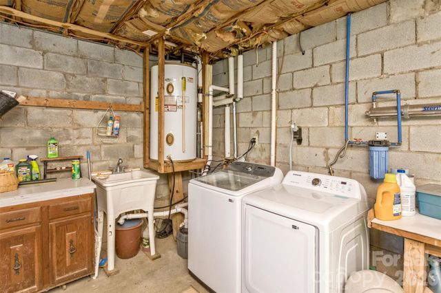 1059 Setzer Cove Road, Maggie Valley, NC 28751