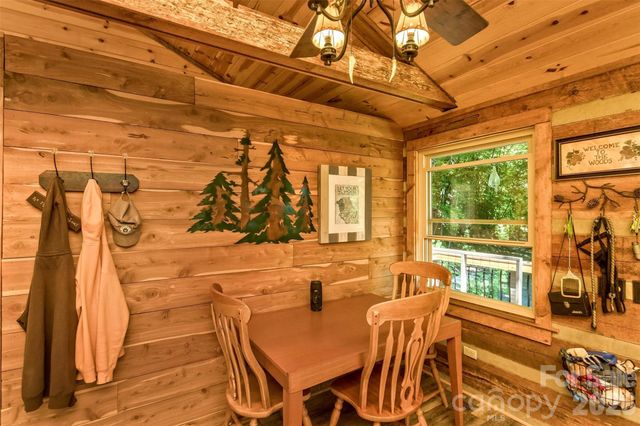 1059 Setzer Cove Road, Maggie Valley, NC 28751