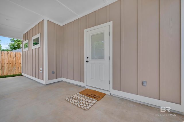 18135 Hoiles Street, Robertsdale, AL 36567