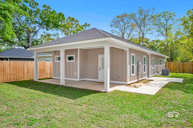 18135 Hoiles Street, Robertsdale, AL 36567