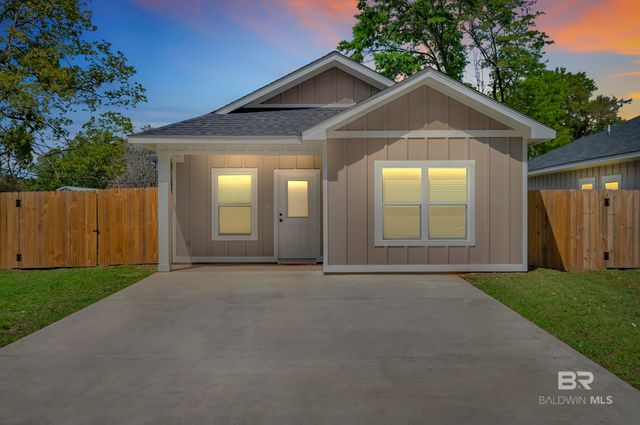 18135 Hoiles Street, Robertsdale, AL 36567