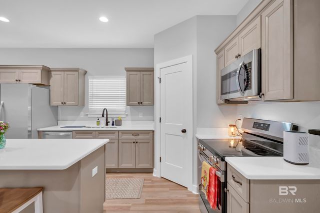 18135 Hoiles Street, Robertsdale, AL 36567