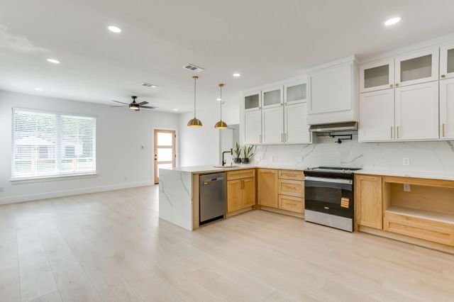 3828 Winfield Avenue, Fort Worth, TX 76109