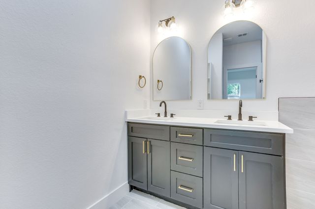 3828 Winfield Avenue, Fort Worth, TX 76109