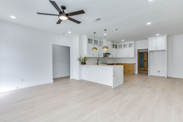 3828 Winfield Avenue, Fort Worth, TX 76109