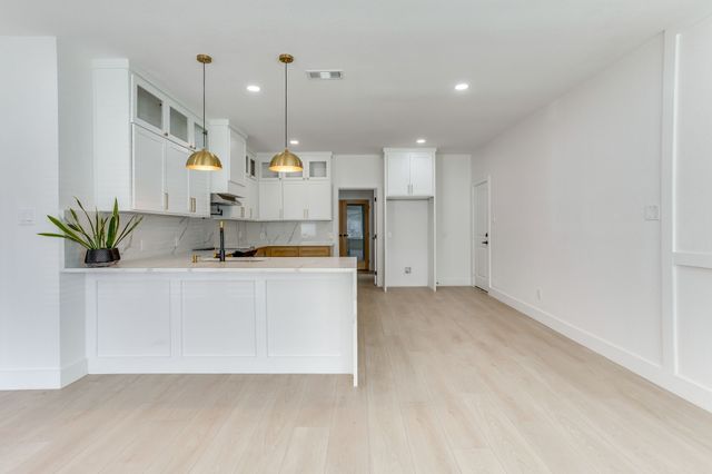 3828 Winfield Avenue, Fort Worth, TX 76109