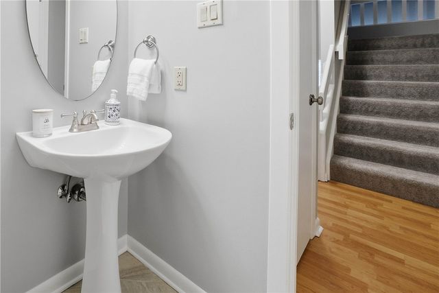 1432 Towne Square Dr, Mccandless, PA 15101