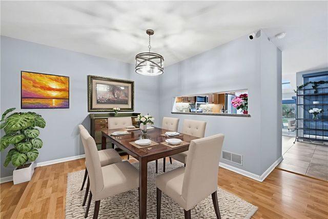 1432 Towne Square Dr, Mccandless, PA 15101