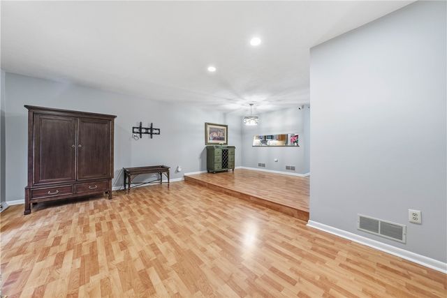 1432 Towne Square Dr, Mccandless, PA 15101