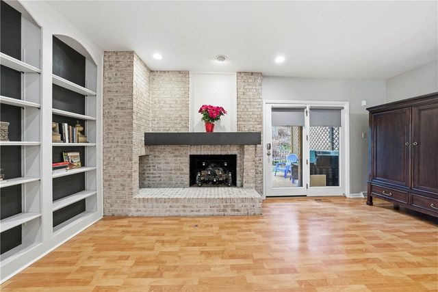 1432 Towne Square Dr, Mccandless, PA 15101