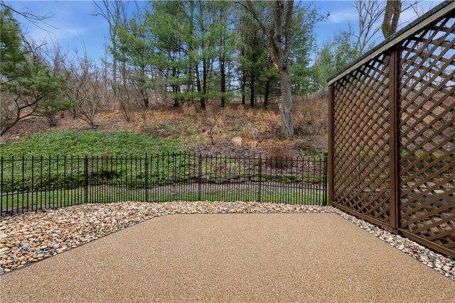 1432 Towne Square Dr, Mccandless, PA 15101